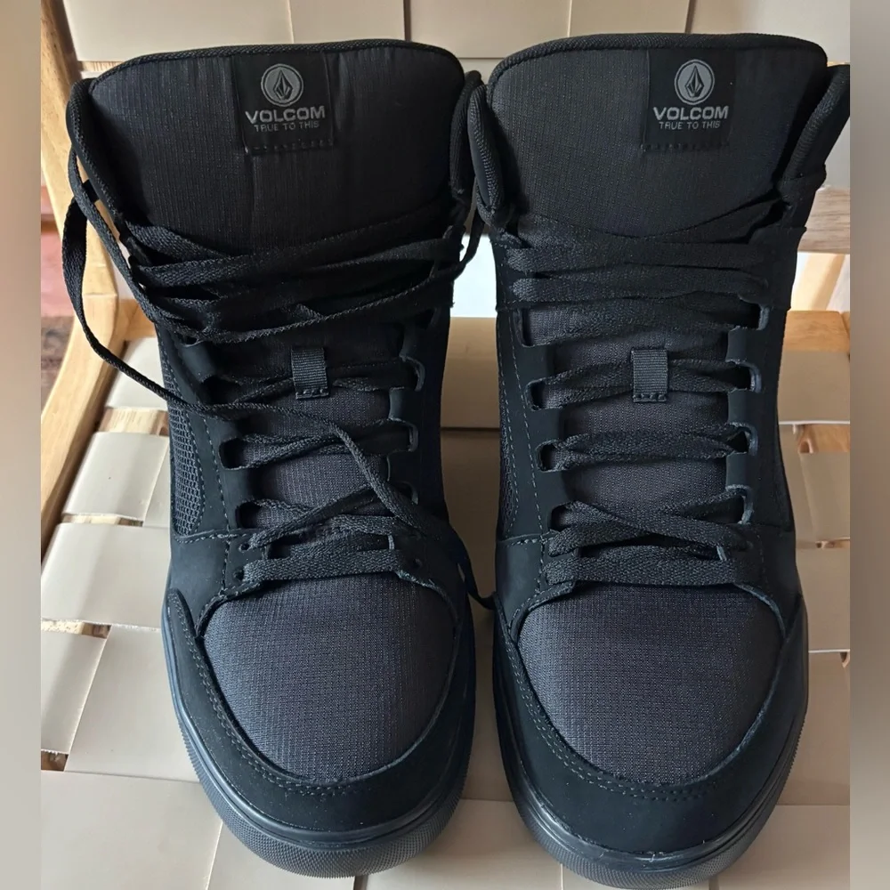 VOLCOM Evolve Black MENS WorkBoots NEW IN BOX Safety toe Size10.5-Perfect Gift🎄 - Picture 3 of 12